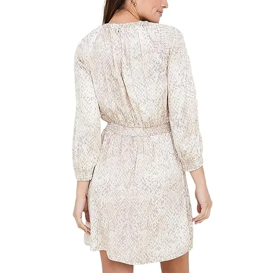 https://images.styletyx.com/images/3-4-sleeve-smocked-mini-dress-bella-dahl-2244796_2.webp