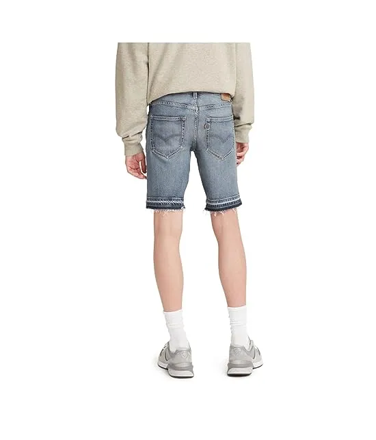 https://images.styletyx.com/images/412-slim-shorts-levi-s-1621926629_2.webp