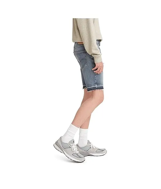 https://images.styletyx.com/images/412-slim-shorts-levi-s-1621926629_3.webp