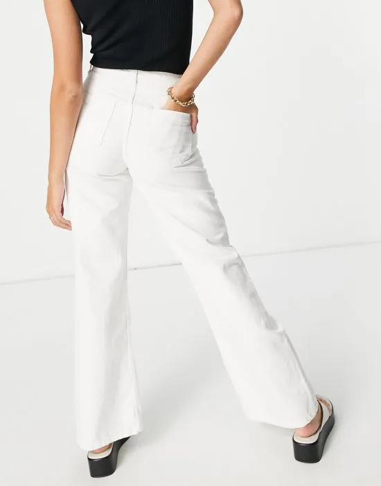 https://images.styletyx.com/images/90s-wide-leg-jeans-with-knee-rips-in-white-bershka-2639200_2.webp