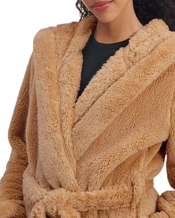 https://images.styletyx.com/images/aarti-hooded-fleece-robe-ugg-1906357856_2.webp