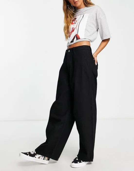 https://images.styletyx.com/images/abigal-barrel-l-leg-high-waist-jeans-in-black-bolongaro-trevor-13274133_4.webp
