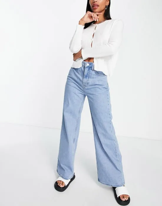 https://images.styletyx.com/images/ace-high-waist-wide-leg-jeans-in-pool-blue-mblue-weekday-12998877_4.webp