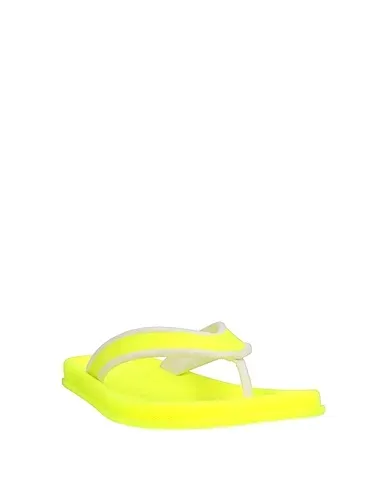 https://images.styletyx.com/images/acid-green-flip-flops-valentino-875880879_2.webp