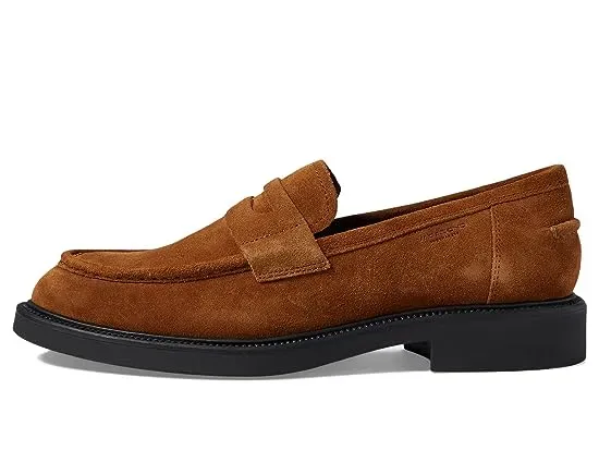 https://images.styletyx.com/images/alex-suede-penny-loafer-vagabond-shoemakers-13555001_4.webp