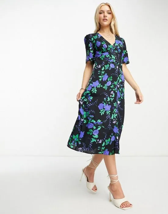 https://images.styletyx.com/images/alexa-midi-dress-in-blue-floral-nobody-s-child-1004197282_4.webp