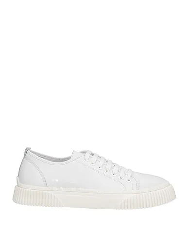 https://images.styletyx.com/images/ami-alexandre-mattiussi-white-men-s-sneakers-ami-alexandre-mattiussi-3325839_1.webp