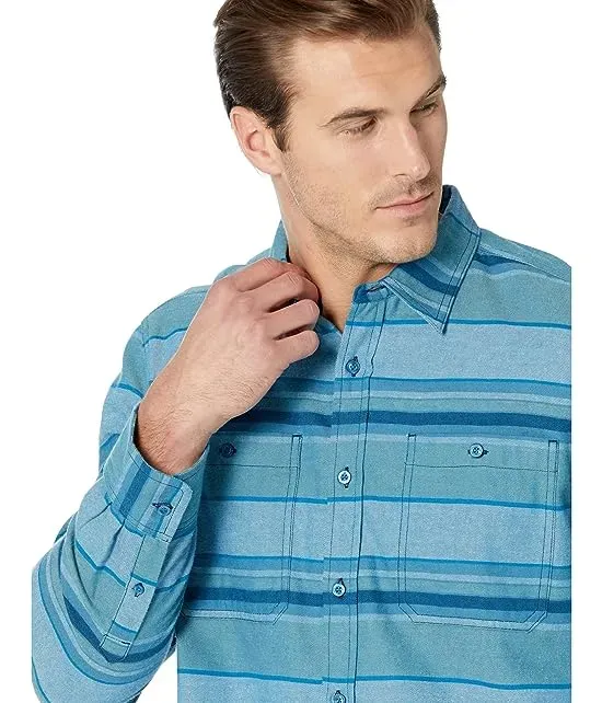 https://images.styletyx.com/images/arroyo-lightweight-flannel-the-north-face-13021943_3.webp