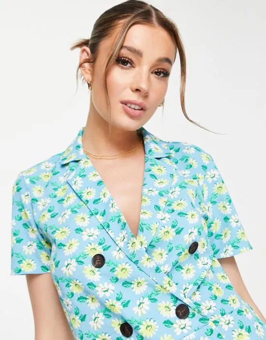 https://images.styletyx.com/images/asos-design-bubble-crepe-double-breasted-smock-romper-in-blue-daisy-asos-design-2265101_4.webp