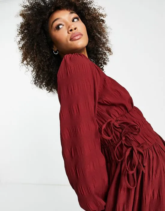 https://images.styletyx.com/images/asos-design-gathered-waist-maxi-dress-in-seersucker-in-burnt-rust-asos-design-3123676_3.webp
