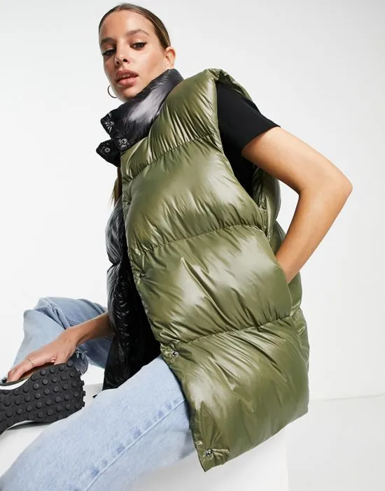 https://images.styletyx.com/images/asos-design-tall-hi-shine-spliced-vest-in-black-and-khaki-asos-design-3002153_3.webp