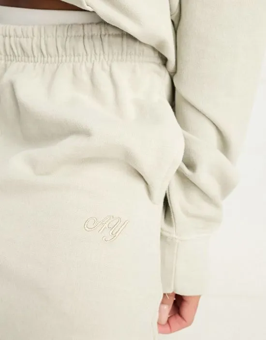 https://images.styletyx.com/images/asyou-branded-sweatpants-in-washed-beige-part-of-a-set-asyou-1912062978_4.webp
