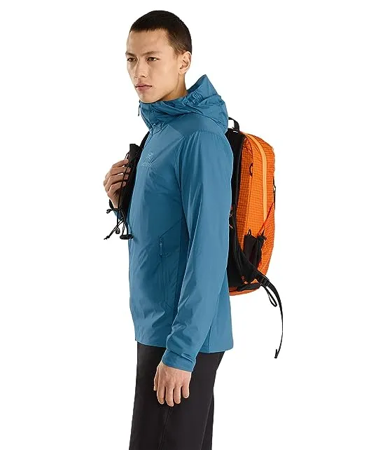 https://images.styletyx.com/images/atom-sl-hoodie-arcteryx-13277683_4.webp