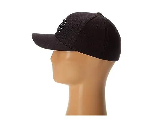 https://images.styletyx.com/images/b-bahamas-hat-travismathew-1998426_2.webp
