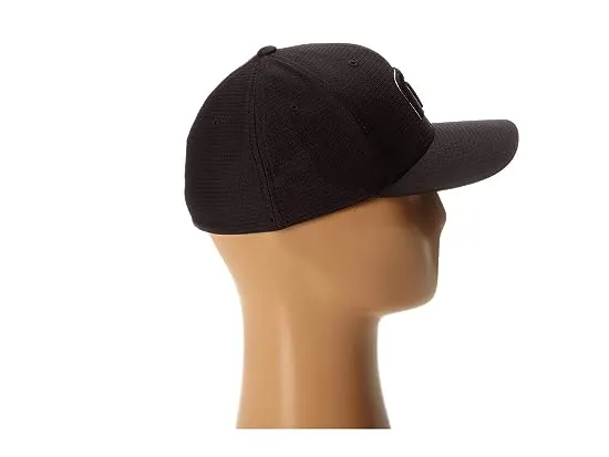 https://images.styletyx.com/images/b-bahamas-hat-travismathew-1998426_4.webp