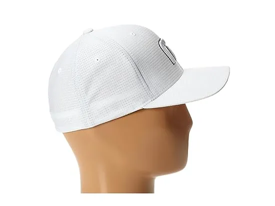 https://images.styletyx.com/images/b-bahamas-hat-travismathew-1998476_4.webp