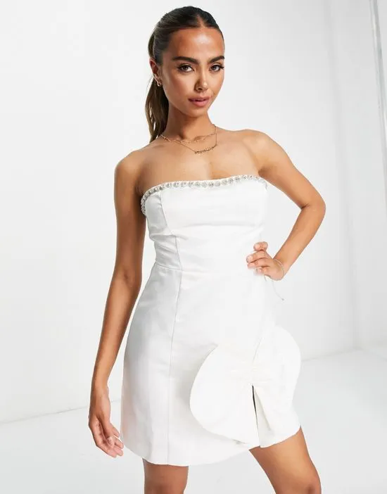 https://images.styletyx.com/images/band-of-stars-premium-bandeau-mini-dress-with-heart-applique-in-white-band-of-stars-2764661_4.webp