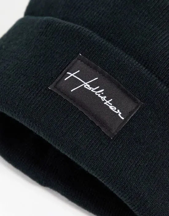 https://images.styletyx.com/images/beanie-in-black-with-box-logo-hollister-13354738_3.webp