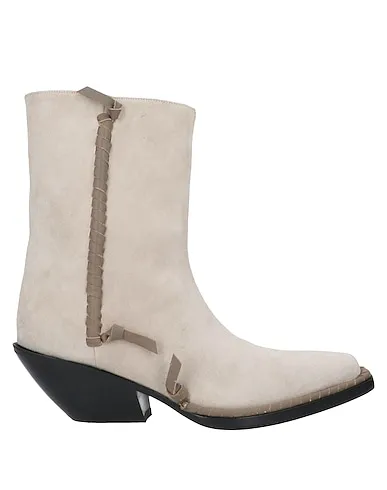 https://images.styletyx.com/images/beige-ankle-boot-acne-studios-831429_1.webp