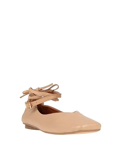 https://images.styletyx.com/images/beige-ballet-flats-cafenoir-12906645_2.webp