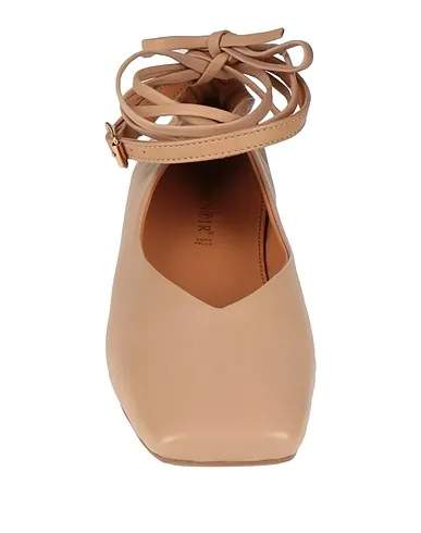 https://images.styletyx.com/images/beige-ballet-flats-cafenoir-12906645_4.webp
