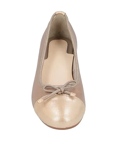 https://images.styletyx.com/images/beige-ballet-flats-scholl-819285_4.webp