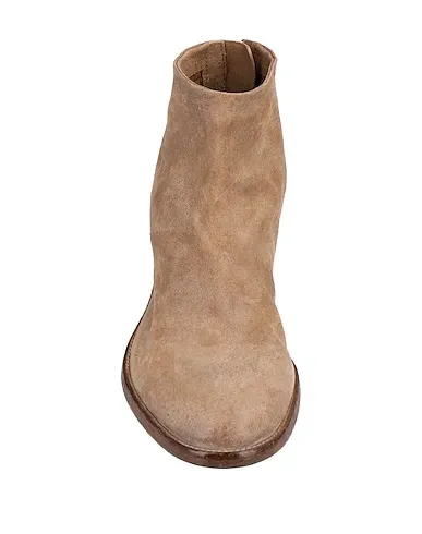 https://images.styletyx.com/images/beige-boots-moma-1225462158_4.webp