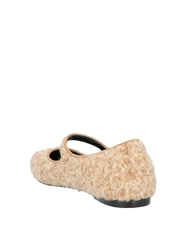 https://images.styletyx.com/images/beige-boucle-ballet-flats-ballerina-1490276735_3.webp