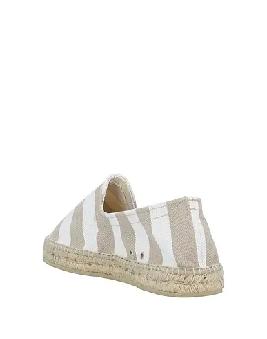 https://images.styletyx.com/images/beige-canvas-espadrilles-oas-487441_3.webp