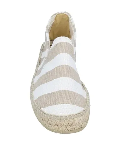 https://images.styletyx.com/images/beige-canvas-espadrilles-oas-487441_4.webp