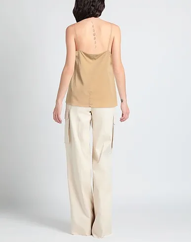 https://images.styletyx.com/images/beige-crepe-cami-alberta-ferretti-1224639669_3.webp