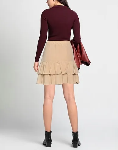 https://images.styletyx.com/images/beige-crepe-mini-skirt-federica-tosi-3302176_3.webp