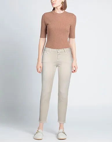 https://images.styletyx.com/images/beige-denim-denim-pants-closed-1225479844_2.webp