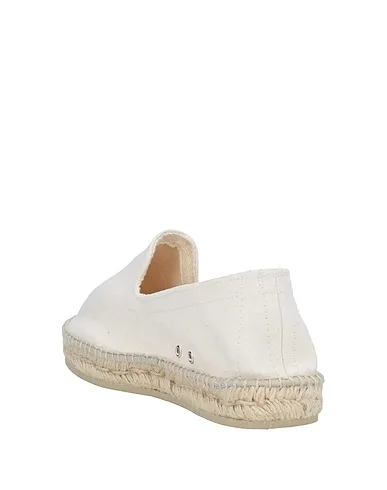 https://images.styletyx.com/images/beige-denim-espadrilles-oas-12979912_3.webp
