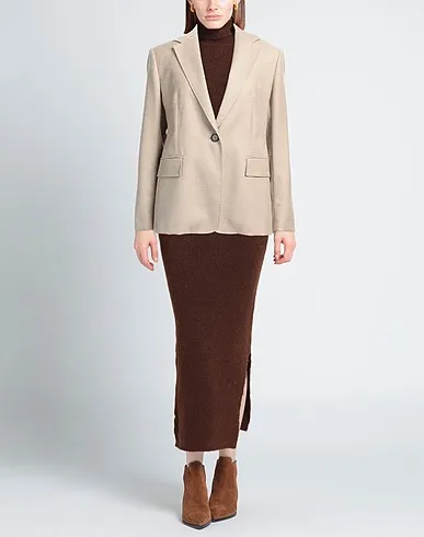 https://images.styletyx.com/images/beige-flannel-blazer-max-mara-1911921542_2.webp
