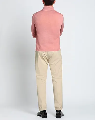 https://images.styletyx.com/images/beige-gabardine-casual-pants-luigi-borrelli-napoli-729869380_3.webp