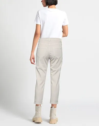 https://images.styletyx.com/images/beige-gabardine-casual-pants-white-wise-13031898_3.webp
