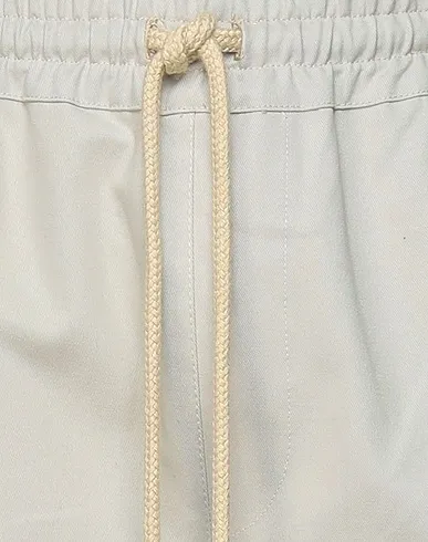 https://images.styletyx.com/images/beige-gabardine-shorts-bermuda-3-paradis-1659405_4.webp