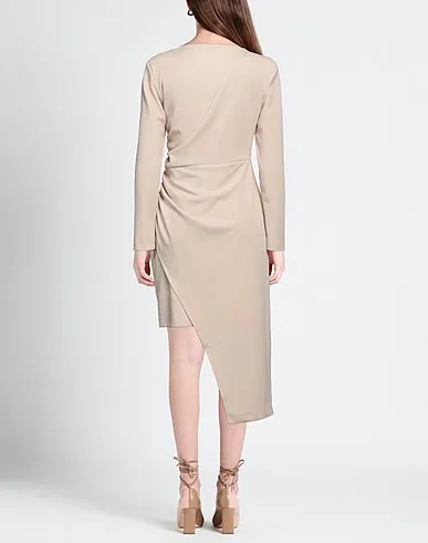 https://images.styletyx.com/images/beige-jersey-short-dress-angela-davis-3244423_3.webp