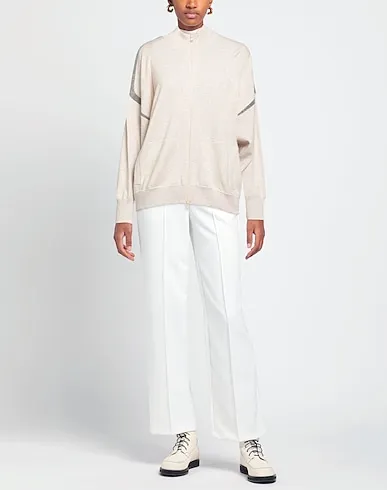 https://images.styletyx.com/images/beige-knitted-cardigan-brunello-cucinelli-1352987788_2.webp