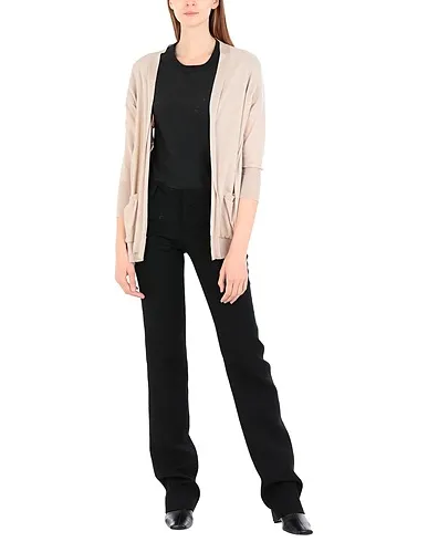 https://images.styletyx.com/images/beige-knitted-cardigan-maison-flaneur-2593703_2.webp