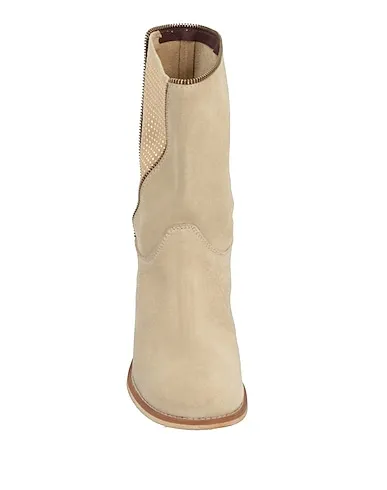 https://images.styletyx.com/images/beige-leather-ankle-boot-cesare-p-1633239_4.webp