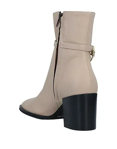 https://images.styletyx.com/images/beige-leather-ankle-boot-prezioso-1442915_3.webp