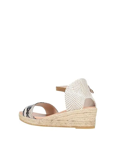 https://images.styletyx.com/images/beige-leather-espadrilles-gaimo-13101810_3.webp