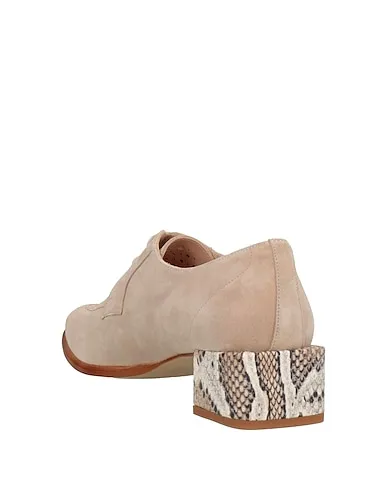 https://images.styletyx.com/images/beige-leather-laced-shoes-pertini-13017219_3.webp
