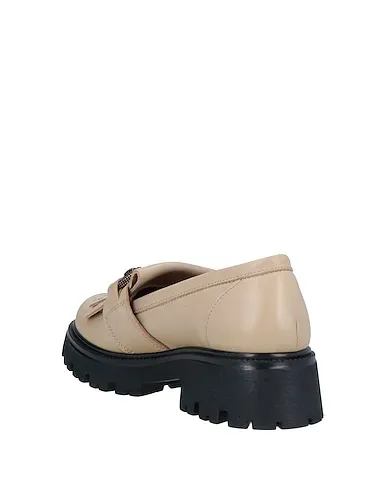 https://images.styletyx.com/images/beige-leather-loafers-melluso-930780829_3.webp