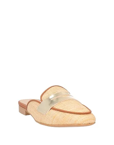https://images.styletyx.com/images/beige-leather-mules-and-clogs-baldinini-711059489_2.webp