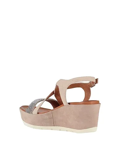 https://images.styletyx.com/images/beige-leather-sandals-la-femme-plus-13185743_3.webp