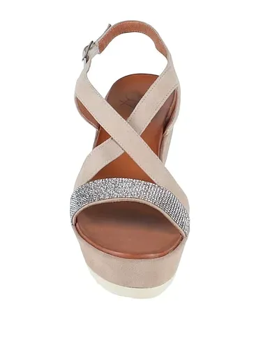 https://images.styletyx.com/images/beige-leather-sandals-la-femme-plus-13185743_4.webp