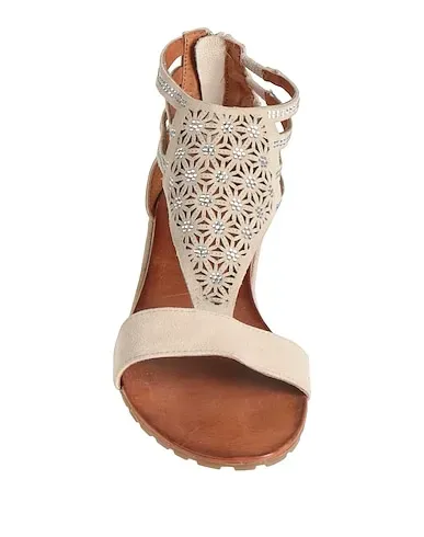 https://images.styletyx.com/images/beige-leather-sandals-la-femme-plus-13245943_4.webp